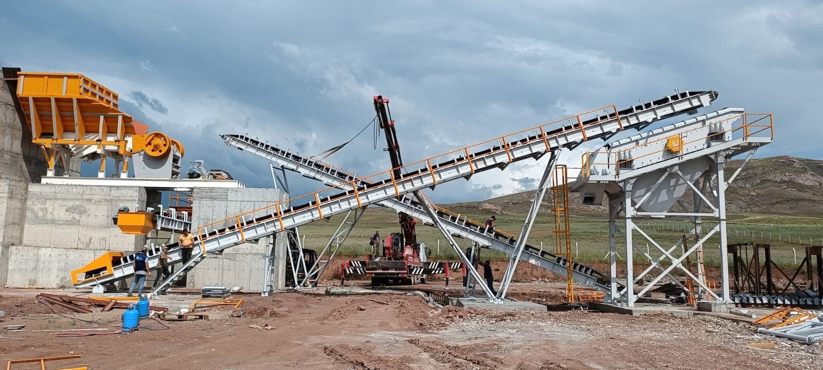 Crushing and Screening Unit